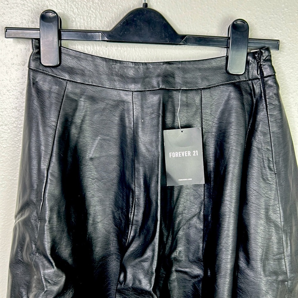 Forever 21 Black Knee-Length A-Line Skirt - Picture 5 of 6